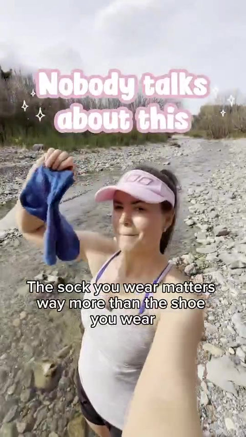 Customer video: Grace on Nuyarn merino socks